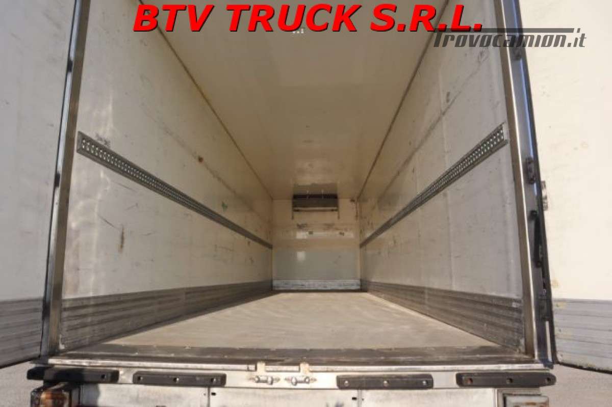 STRALIS 330 MOTRICE ISOTERMICA IN FRC 9,70 MT  Machineryscanner