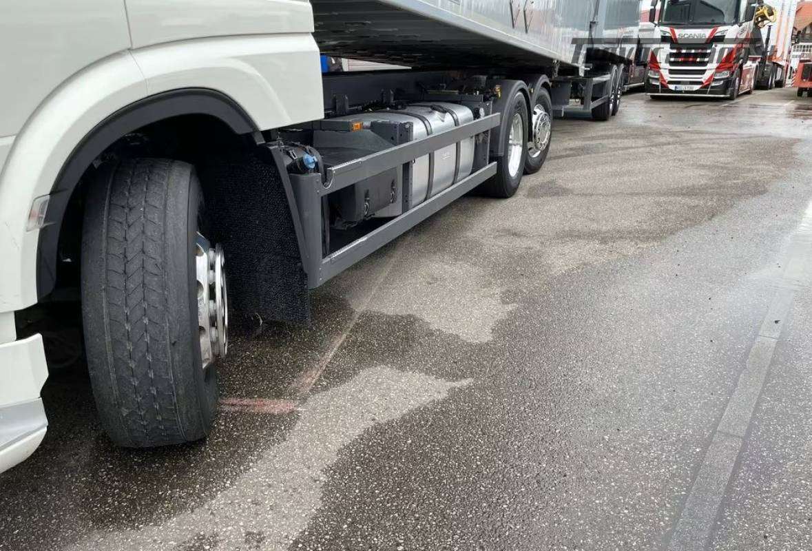 XF 480 RIBALTABILE   RIMORCHIO RIBALTABILE 2021 6X2  Machineryscanner